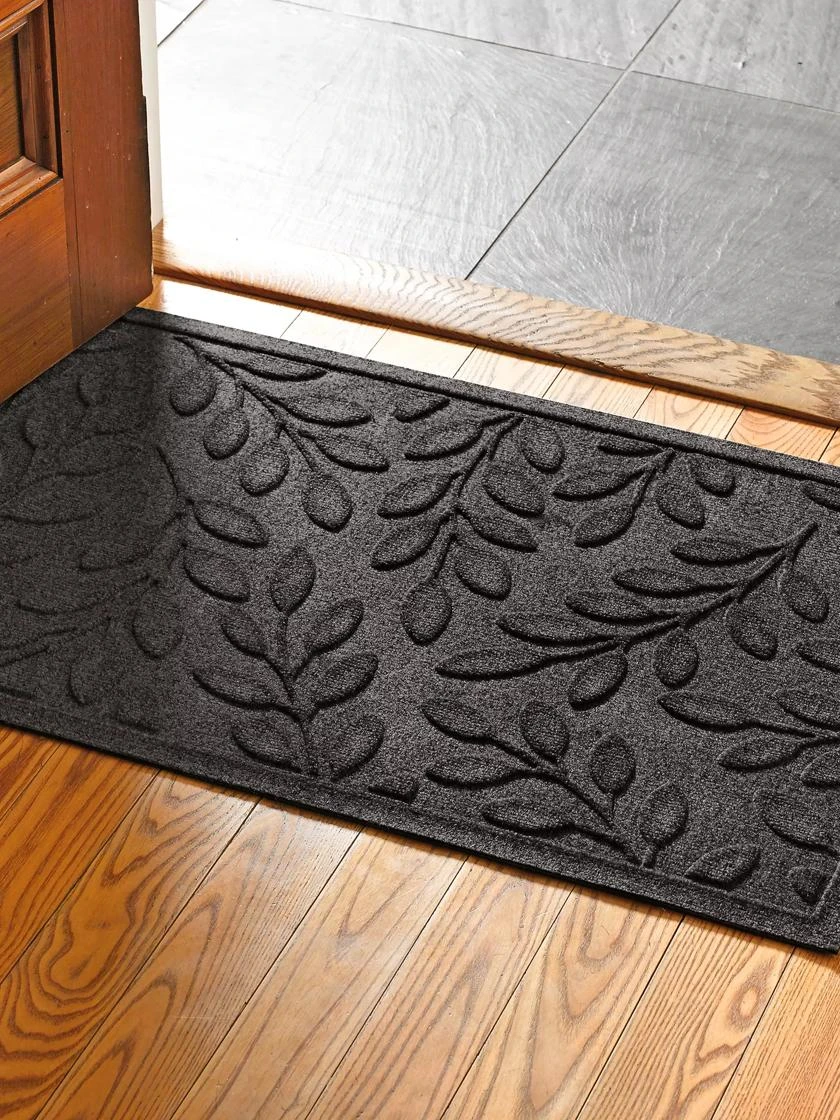 Laurel Leaf Water Glutton Doormat, 23" X 36"
