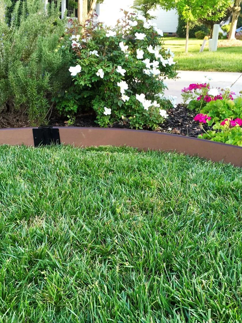 Curved Composite Landscape Edging Kit With 1" Boards - Image 6