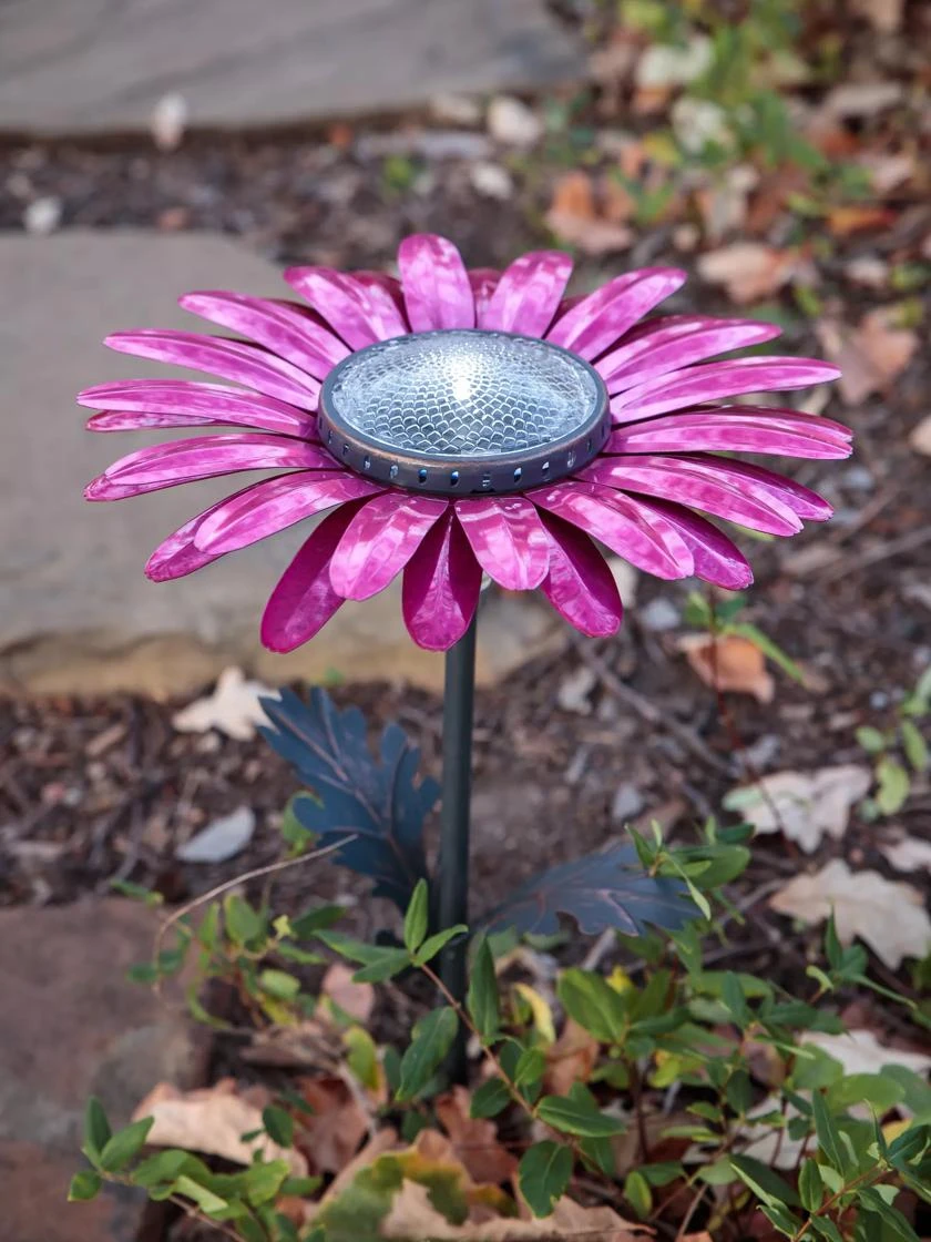 Desert Steel Daisy Solar Light - Image 2