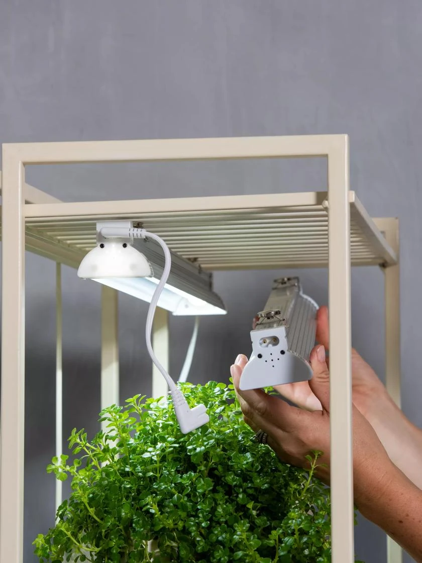 High Output LED Fixtures, 2' With Magnetic Clips, Set Of 2 - Image 2