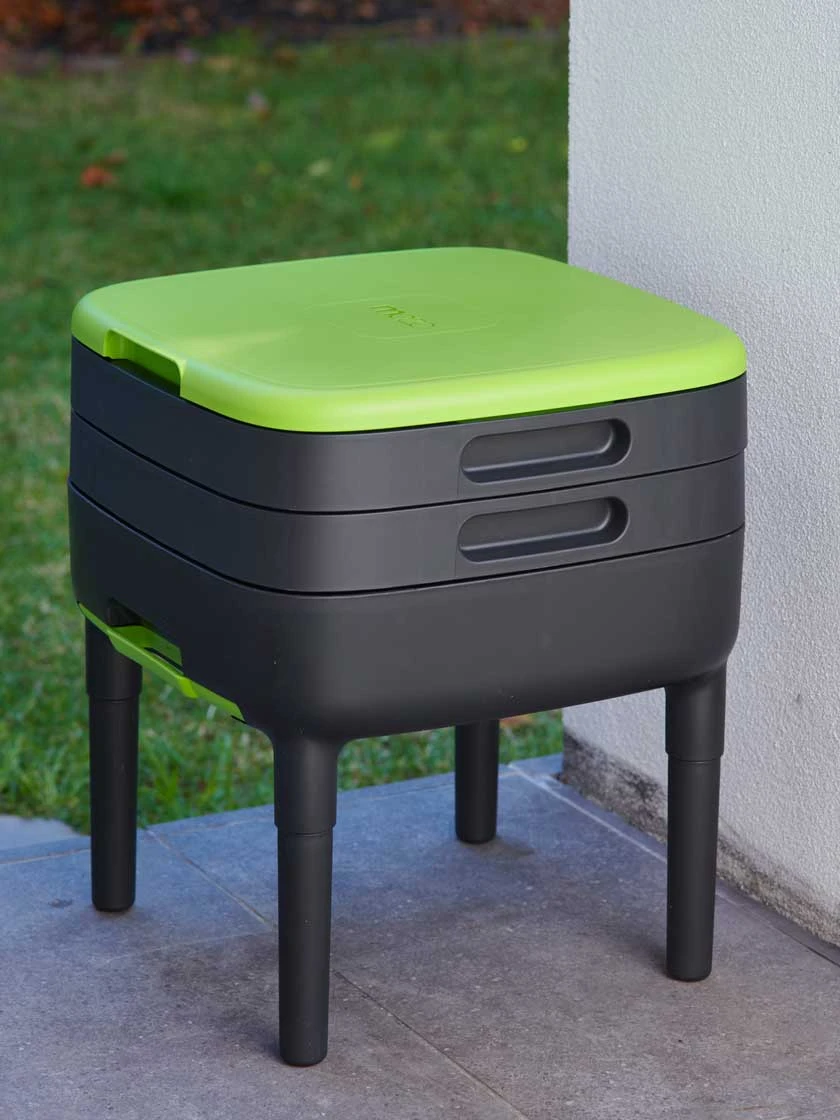 Maze Worm Farm Composter With Legs